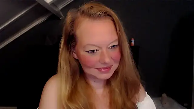 Snapshot of roxanna24 chatting on 05/16/26, 09:13 roxanna24 online show from 05/16/26, 09:13