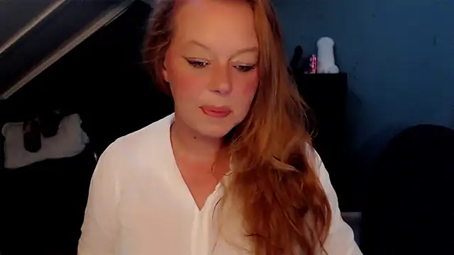 Snapshot of roxanna24 chatting on 06/01/26, 07:48 roxanna24 online show from 06/01/26, 07:48