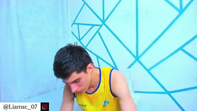 liam scott77 online show from 12/17/25, 01:22