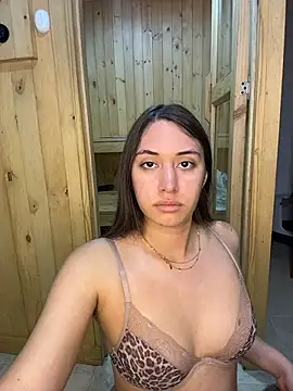 Snapshot of Barbielatinas chatting on 03/10/26, 11:10 Barbielatinas online show from 03/10/26, 11:10