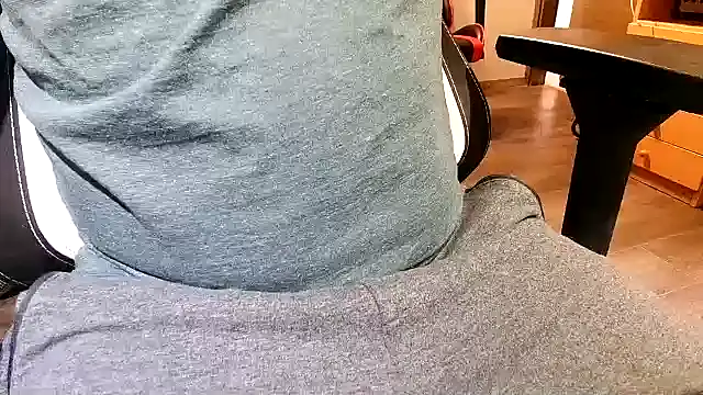 Snapshot of RandomGT chatting on 03/19/25, 09:38 RandomGT online show from 03/19/25, 09:38