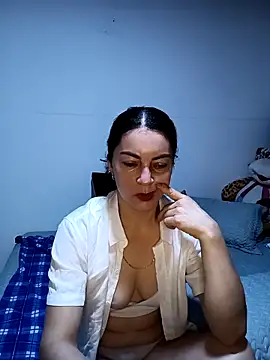 Snapshot of renata_hot1 chatting on 03/13/26, 11:22 renata hot1 online show from 03/13/26, 11:22