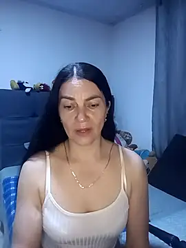 Snapshot of renata_hot1 chatting on 04/17/26, 12:57 renata hot1 online show from 04/17/26, 12:57