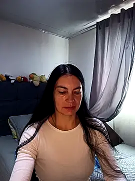 Snapshot of renata_hot1 chatting on 04/17/26, 01:14 renata hot1 online show from 04/17/26, 01:14
