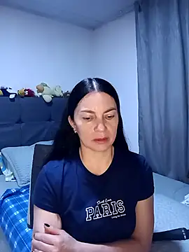 Snapshot of renata_hot1 chatting on 04/21/26, 10:56 renata hot1 online show from 04/21/26, 10:56