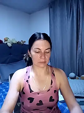 Snapshot of renata_hot1 chatting on 05/02/26, 01:10 renata hot1 online show from 05/02/26, 01:10