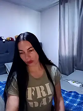 Snapshot of renata_hot1 chatting on 05/06/26, 10:37 renata hot1 online show from 05/06/26, 10:37