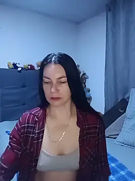 Snapshot of renata_hot1 chatting on 05/17/26, 01:03 renata hot1 online show from 05/17/26, 01:03