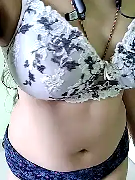 Snapshot of Rani_Desai69 chatting on 12/22/24, 07:22 Rani Desai69 online show from 12/22/24, 07:22