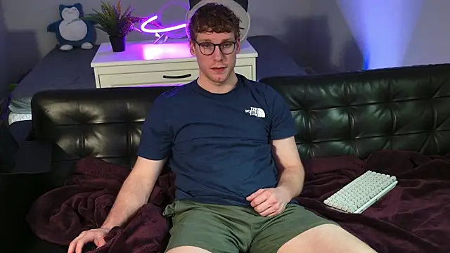 Snapshot of BlueEyedTallGuy94 chatting on 01/14/26, 11:31 BlueEyedTallGuy94 online show from 01/14/26, 11:31