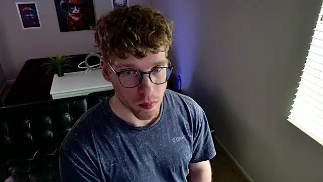 Snapshot of BlueEyedTallGuy94 chatting on 03/12/26, 09:10 BlueEyedTallGuy94 online show from 03/12/26, 09:10