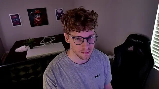 Snapshot of BlueEyedTallGuy94 chatting on 03/24/26, 08:36 BlueEyedTallGuy94 online show from 03/24/26, 08:36