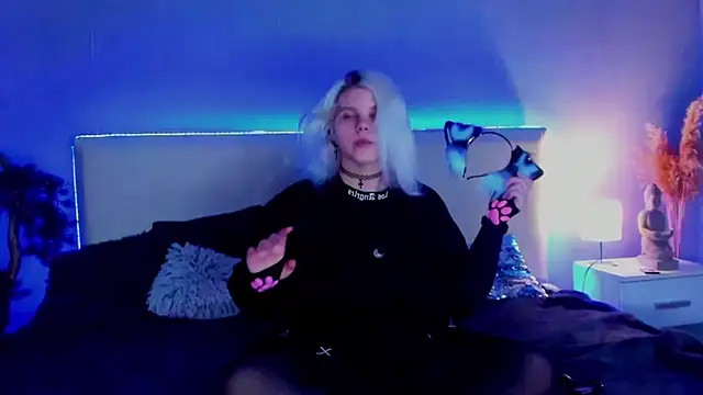 JoannLowe online show from 03/19/25, 08:32