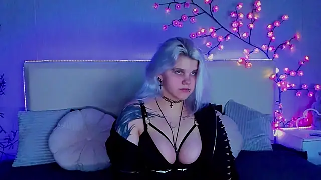 JoannLowe online show from 09/19/25, 07:25