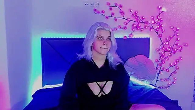 JoannLowe online show from 06/11/26, 12:32