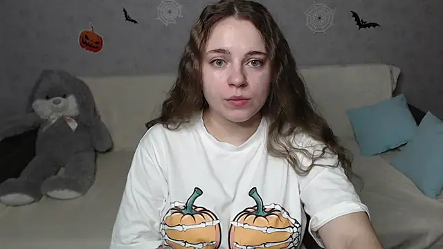 Snapshot of _Sweet_Lana chatting on 10/31/25, 11:44 Sweet Lana online show from 10/31/25, 11:44