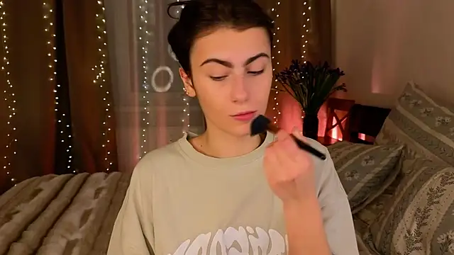 Snapshot of tomorrows_day chatting on 12/20/25, 09:11 tomorrows day online show from 12/20/25, 09:11