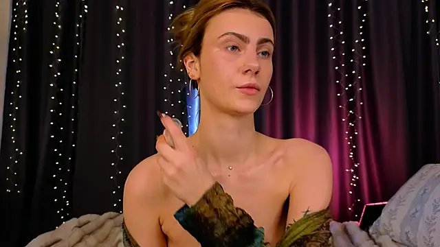 Snapshot of tomorrows_day chatting on 03/13/26, 07:15 tomorrows day online show from 03/13/26, 07:15