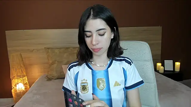 Catyloves online show from 06/17/26, 10:21