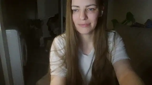 AnnaDiamond1 online show from 05/13/26, 10:17