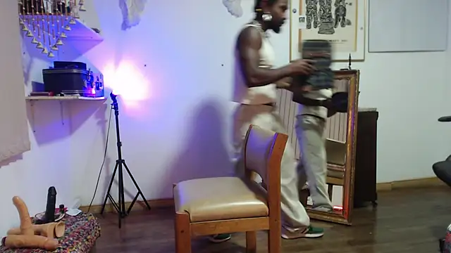 Siriss boyrag online show from 09/19/25, 12:34