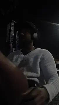 Siriss boyrag online show from 10/17/25, 12:36