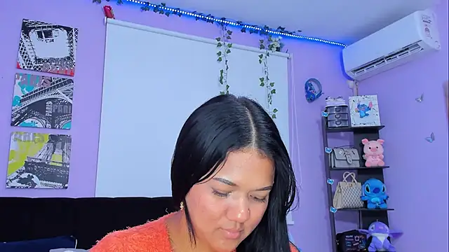 Snapshot of sara_mendez2 chatting on 02/05/25, 05:30 sara mendez2 online show from 02/05/25, 05:30