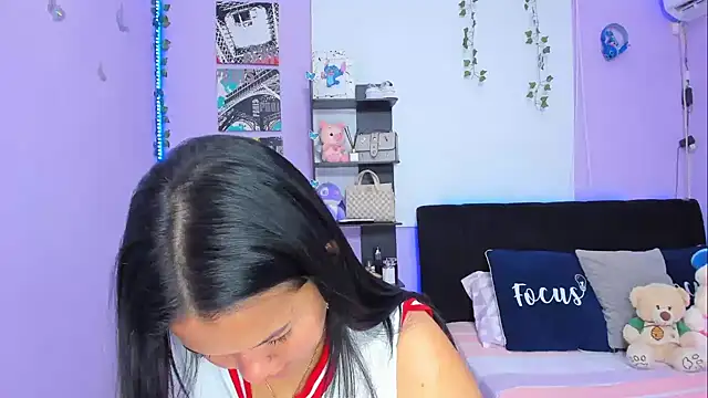 Snapshot of sara_mendez2 chatting on 02/08/25, 05:29 sara mendez2 online show from 02/08/25, 05:29