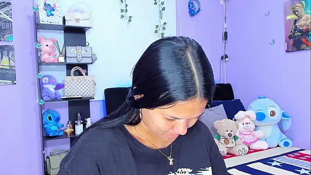 Snapshot of sara_mendez2 chatting on 02/12/25, 11:51 sara mendez2 online show from 02/12/25, 11:51