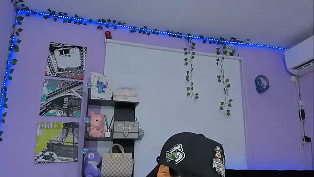 Snapshot of sara_mendez2 chatting on 02/19/25, 07:05 sara mendez2 online show from 02/19/25, 07:05