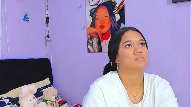 Snapshot of sara_mendez2 chatting on 02/25/25, 04:42 sara mendez2 online show from 02/25/25, 04:42