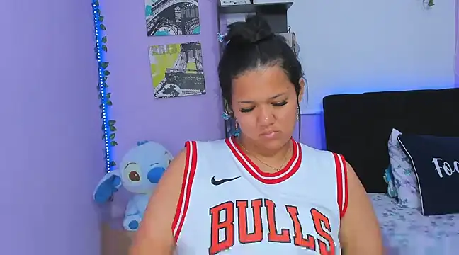 Snapshot of sara_mendez2 chatting on 02/27/25, 04:32 sara mendez2 online show from 02/27/25, 04:32