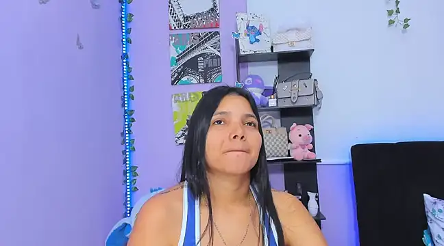 Snapshot of sara_mendez2 chatting on 02/27/25, 10:53 sara mendez2 online show from 02/27/25, 10:53