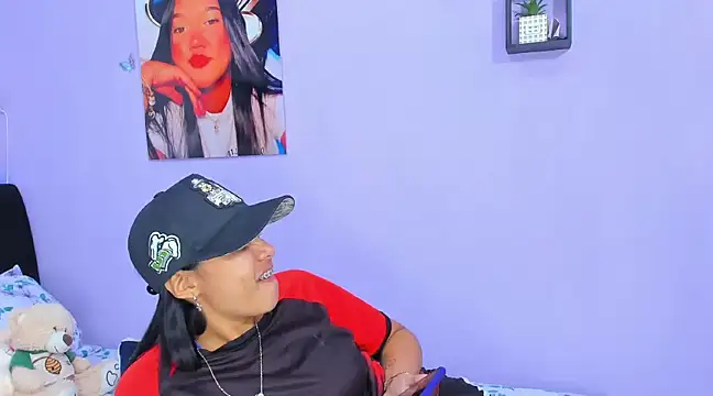 Snapshot of sara_mendez2 chatting on 02/28/25, 01:58 sara mendez2 online show from 02/28/25, 01:58