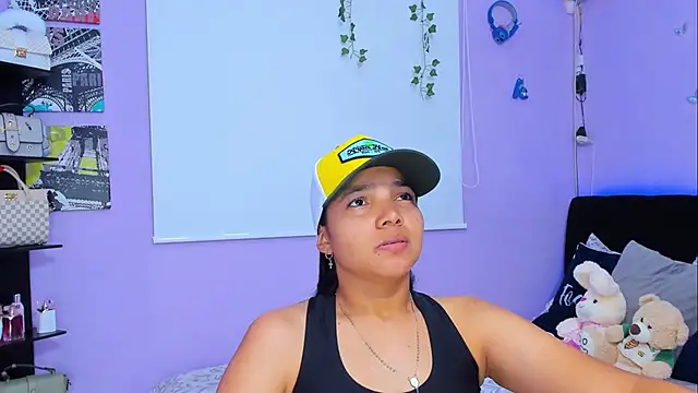 Snapshot of sara_mendez2 chatting on 03/10/25, 11:06 sara mendez2 online show from 03/10/25, 11:06