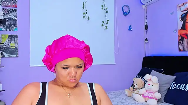 Snapshot of sara_mendez2 chatting on 03/11/25, 03:12 sara mendez2 online show from 03/11/25, 03:12