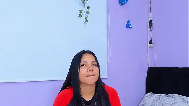 Snapshot of sara_mendez2 chatting on 03/18/25, 03:20 sara mendez2 online show from 03/18/25, 03:20