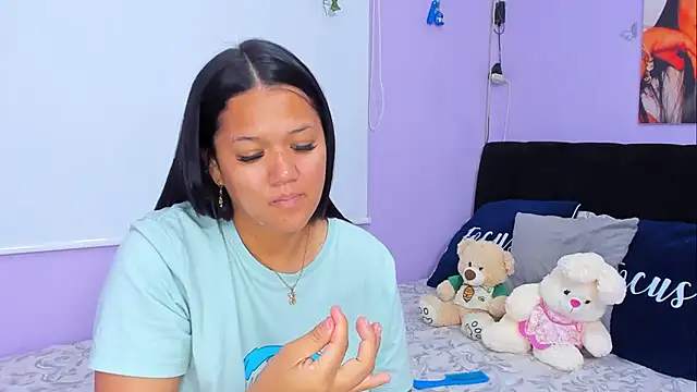 Snapshot of sara_mendez2 chatting on 03/22/25, 12:06 sara mendez2 online show from 03/22/25, 12:06