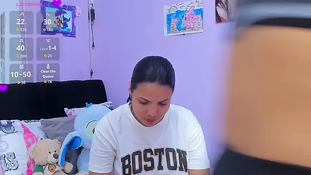 Snapshot of sara_mendez2 chatting on 09/18/25, 12:12 sara mendez2 online show from 09/18/25, 12:12