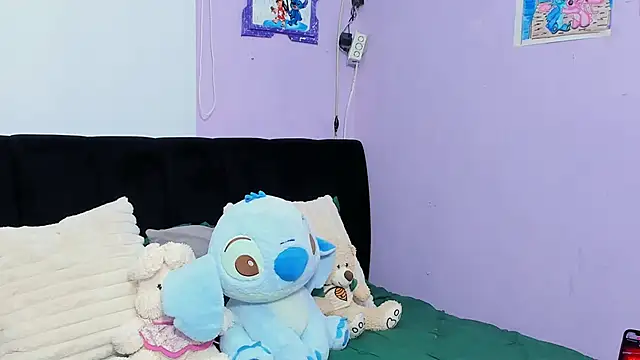 Snapshot of sara_mendez2 chatting on 10/18/25, 11:27 sara mendez2 online show from 10/18/25, 11:27