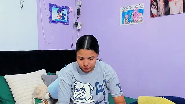 Snapshot of sara_mendez2 chatting on 10/24/25, 11:23 sara mendez2 online show from 10/24/25, 11:23