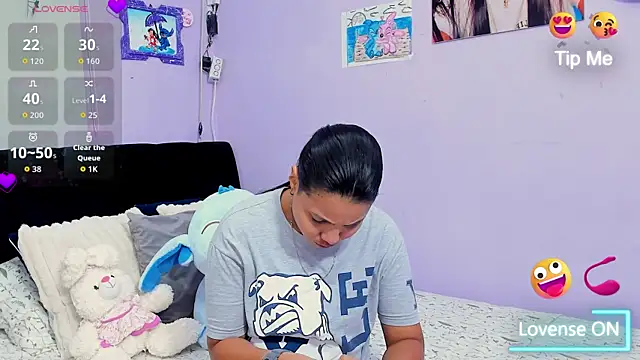 Snapshot of sara_mendez2 chatting on 11/02/25, 10:56 sara mendez2 online show from 11/02/25, 10:56