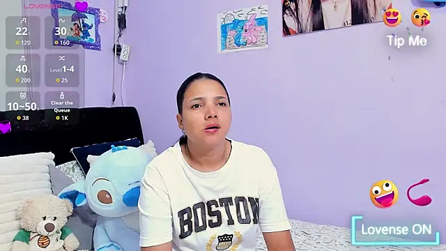 Snapshot of sara_mendez2 chatting on 11/07/25, 10:54 sara mendez2 online show from 11/07/25, 10:54