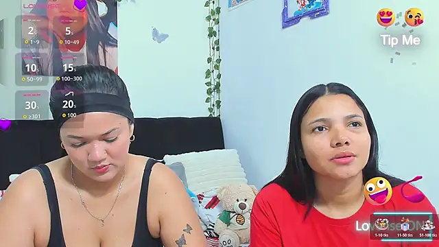 Snapshot of sara_mendez2 chatting on 12/01/25, 11:32 sara mendez2 online show from 12/01/25, 11:32