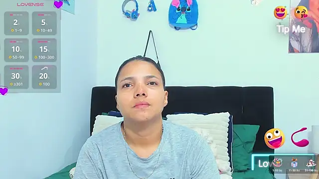 Snapshot of sara_mendez2 chatting on 12/14/25, 01:55 sara mendez2 online show from 12/14/25, 01:55