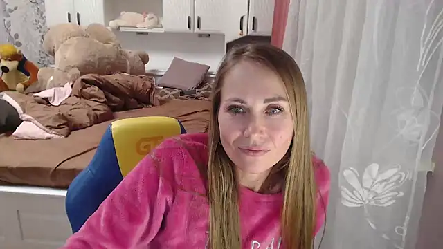 Snapshot of 69SexySecret69 chatting on 02/13/25, 05:44 69SexySecret69 online show from 02/13/25, 05:44