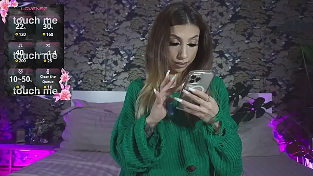 Snapshot of BrianaGolddenn chatting on 12/22/24, 04:48 BrianaGolddenn online show from 12/22/24, 04:48