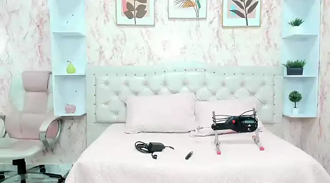 VICTORIA HOUSTON online show from 01/24/25, 10:00