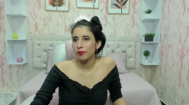 VICTORIA HOUSTON online show from 02/01/25, 03:30