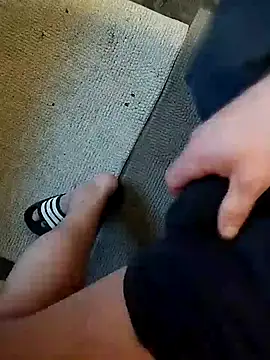 Snapshot of fabs89 chatting on 11/23/25, 06:57 fabs89 online show from 11/23/25, 06:57